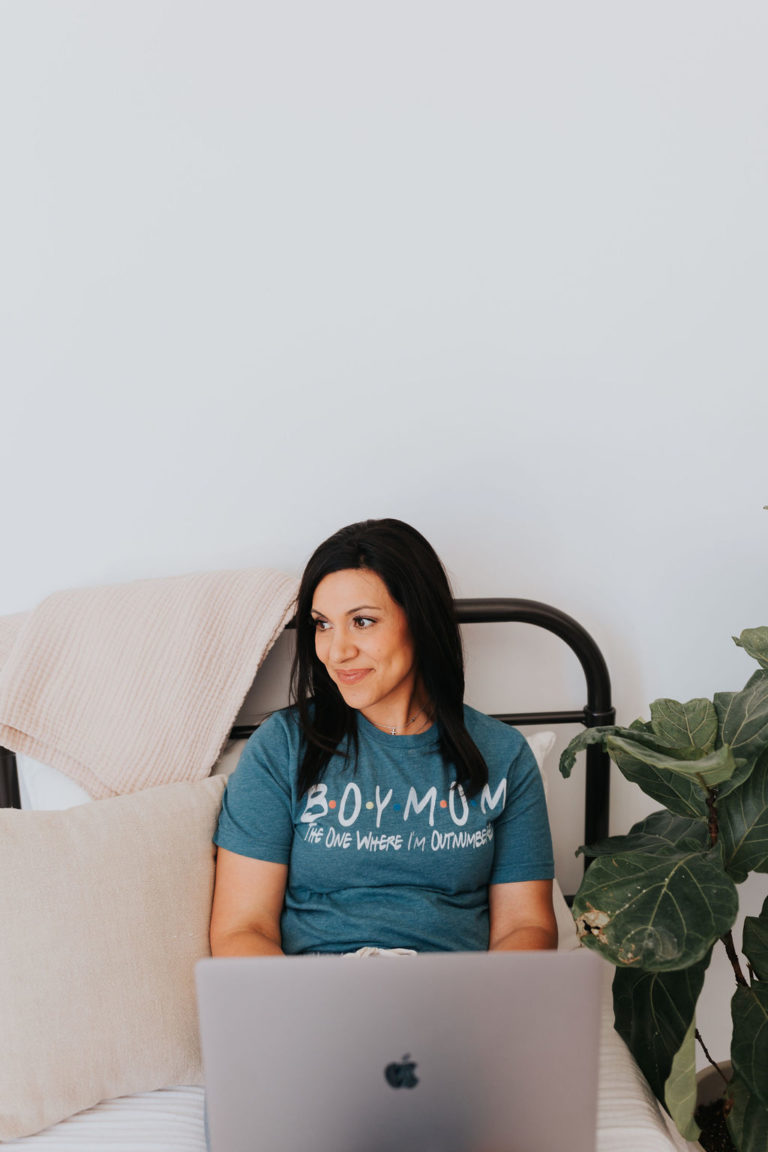 How to Know if You Should Start a Podcast + Pros and Cons!