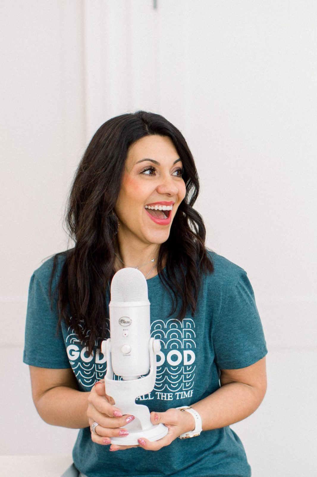 3 Hacks For Juicy Podcast Titles That Attract Your Ideal Listener 3-hacks-for-juicy-podcast-titles-that-attract-your-ideal-listener